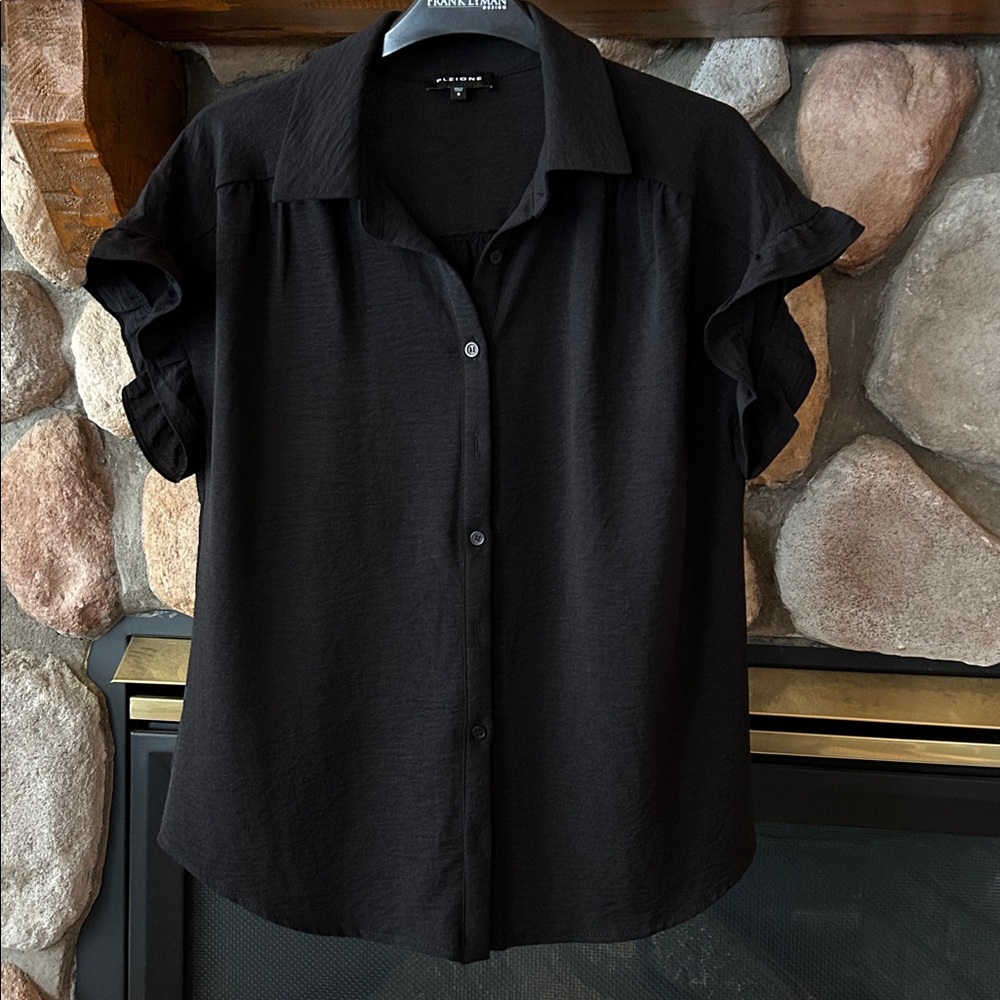 Pleione Black Crinkle Short Ruffle Sleeve Button Up Shirt, Size S/P